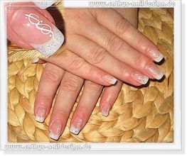 French Weiß mit Nailart