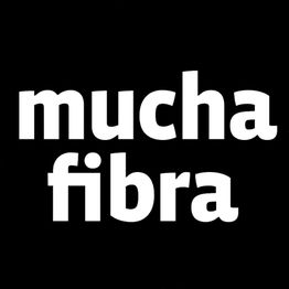 Texto sobre fondo negro: "mucha fibra".