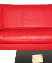 Das rote Sofa im Studio für aktive Lebensgestaltung