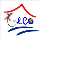 Logo con un geco colorato, scritta "Geco" e un tetto rosso, onde blu sotto.