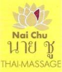 Gelbes Logo mit Lotusblüte, Text: Nai Chu Thai-Massage, thailändische Schriftzeichen.