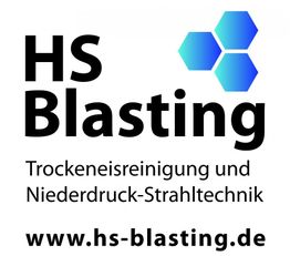 HS Blasting Logo mit Text über Trockeneisreinigung und Strahltechnik, blaue hexagonale Formen.