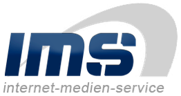 Logo von "IMS - internet-medien-service" mit blauem Text und grauem Bogen im Hintergrund.
