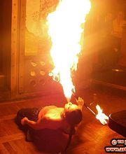FIRE TWISTER Feuerkünstler Feuerspucker Feuerschlucker Feuershow Feuerartistik Feuertanz Feuerperfor