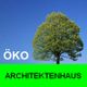 Ein großer, grüner Baum vor blauem Himmel mit Text: "Öko Architektenhaus".
