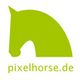 Grünes Pferdekopf-Logo mit der Aufschrift "pixelhorse.de" darunter.