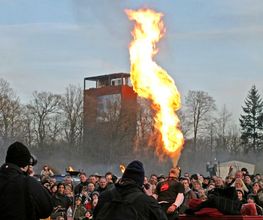 Feuer spucken - Straßentheater