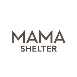 Logotipo com texto "MAMA SHELTER" em fonte escura sobre fundo branco.