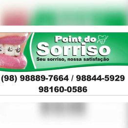 "Banner de clínica odontológica 'Point do Sorriso' com contatos e imagem de aparelho dental."