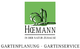 Logo von Hoemann: Grüner Hintergrund mit Bäumen, Text: Gartenplanung, Gartenservice.