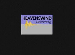 Logo mit "HEAVENSWIND Recording" vor schwarzem Hintergrund, gelbe Audiowelle, lila Streifen.
