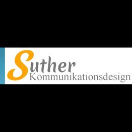 Logo mit Schriftzug "Suther Kommunikationsdesign" in Orange und Grau auf weißem Hintergrund.