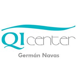 Logo con texto "QI center, Germán Navas" en letras azules y grises.