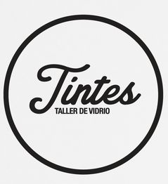 Logo con texto: "Tintes, taller de vidrio" en estilo vintage dentro de un círculo negro.