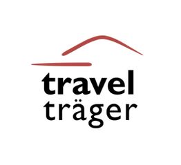 Logo mit rotem Bogen über schwarzem Text: "travel träger".