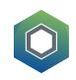 Sechseckiges Logo mit blau-grünem Farbverlauf und einem grauen Hexagon in der Mitte.