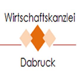Logo mit der Aufschrift "Wirtschaftskanzlei Dabruck" und drei Rauten in orange und beige.