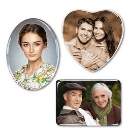 Drei Portraits, eins oval von einer Frau, eins herzförmig von einem Paar und ein rechteckiges Paar.