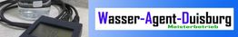 Digitales Gerät neben einem Glas mit Wasser, daneben das Logo "Wasser-Agent-Duisburg".