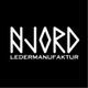 Schwarzes Logo mit der Aufschrift: "NJORD LEDERMANUFAKTUR" in weißer Schrift.