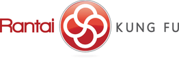 Logo mit rotem Symbol in der Mitte, links "Rantai", rechts "Kung Fu" in grauer Schrift.