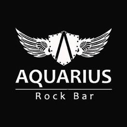 Logo do Aquarius Rock Bar com asas estilizadas em fundo preto.