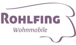 Logo von Rohlfing Wohnmobile in lila Schrift mit Kontur eines Wohnmobils im Hintergrund.
