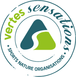 Logo de "Vertes Sensations" avec un triangle bleu et vert, texte encerclant.