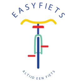 Abstracte fiets in primaire kleuren met tekst "EASYFIETS" boven en "ALTIJD EEN FIETS" eronder.