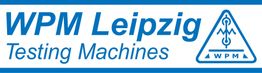 Logo der WPM Leipzig Testing Machines, mit einem blau-weißen dreieckigen Symbol rechts.