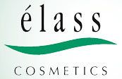 Logo von élass Cosmetics mit einem grünen geschwungenen Strich darunter.