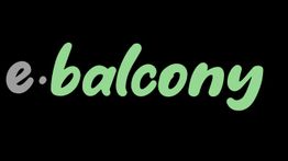 Schwarzer Hintergrund mit grünem Text "e.balcony" in kursiver Schrift.