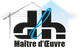 Logo avec un toit bleu et le texte « Maître d'Œuvre » en noir.