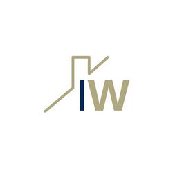 Logo mit stilisiertem "IW" in Beige und Blau, links eine abstrakte Gebäudelinie.