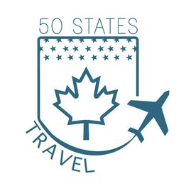 Logo met esdoornblad, vliegtuig en tekst "50 States Travel".