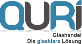 Logo mit Text "QURI Glashandel - Die glasklare Lösung" in Blau und Grau.