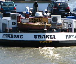 Binnenschifffahrt - Schiffsinfo am Heck