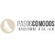 Logotipo de "Pasos Cómodos", clínica de podología. Icono de pie en círculo beige a la izquierda.