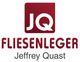 Rotes Logo mit den Buchstaben "JQ", darunter "Fliesenleger Jeffrey Quast".