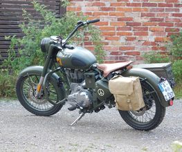 Royal Enfield WW2 Army Bobber Custom Bike