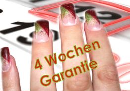 Nägel mit farbigem Design, Text: "4 Wochen Garantie" über einer verschwommenen Kalendervorlage.
