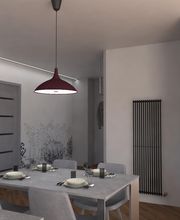 Sala da pranzo moderna con tavolo apparecchiato, lampada sospesa e decorazioni floreali sul muro.