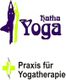 Silhouetten von Menschen beim Yoga, Text: Hatha Yoga, Praxis für Yogatherapie.
