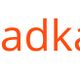 Logo van de Laadkabel Shop met oranje en zwarte tekst en een bliksemschicht icoon.