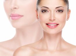 Eine lächelnde Frau mit hochgestecktem Haar, daneben ein seitliches Gesichtsporträt.