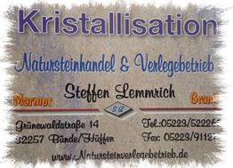 Geschäftsschild für Kristallisation Natursteinhandel & Verlegebetrieb mit Kontaktinformationen.