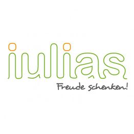 Das Logo zeigt den Schriftzug "iulias Freude schenken!" in grüner und oranger Schrift.