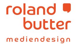 Schriftzug "roland butter mediendesign" in Orange mit einem quadratischen Symbol oben rechts.