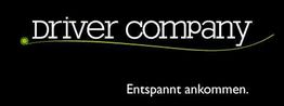 Schwarzer Hintergrund mit weißem Text: "driver company. Entspannt ankommen."