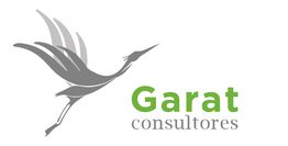 Logo de Garat Consultores con dibujo de ave abstracta en blanco y gris.